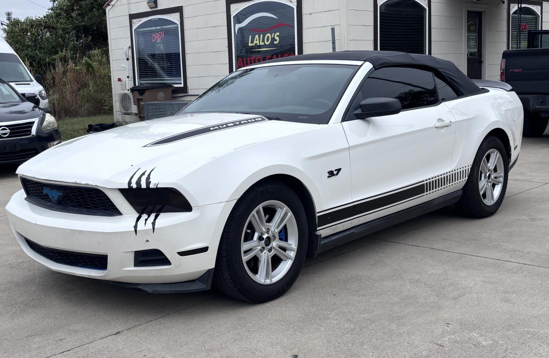 White 2012 Ford Mustang Convertible Rear-Wheel Drive Automatic